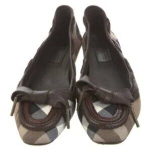 Vintage Burberry ballet flats. Size 41